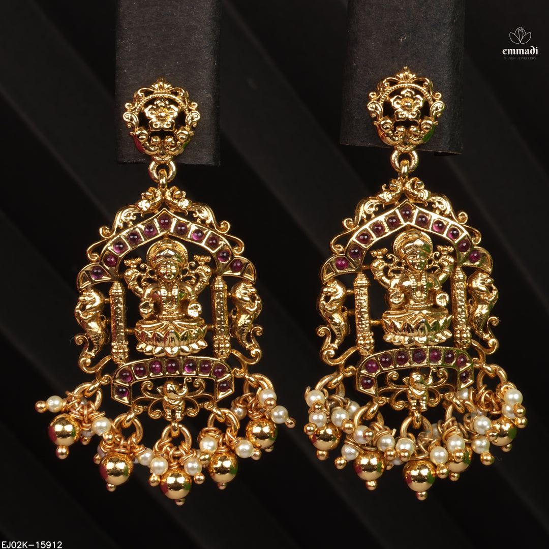 Hangings Antique