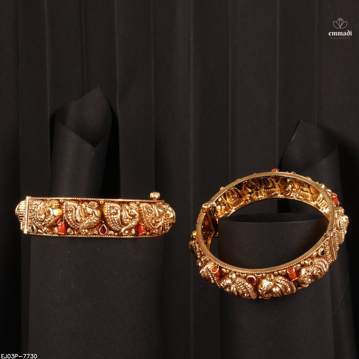 Bangles Kundan Nakshi
