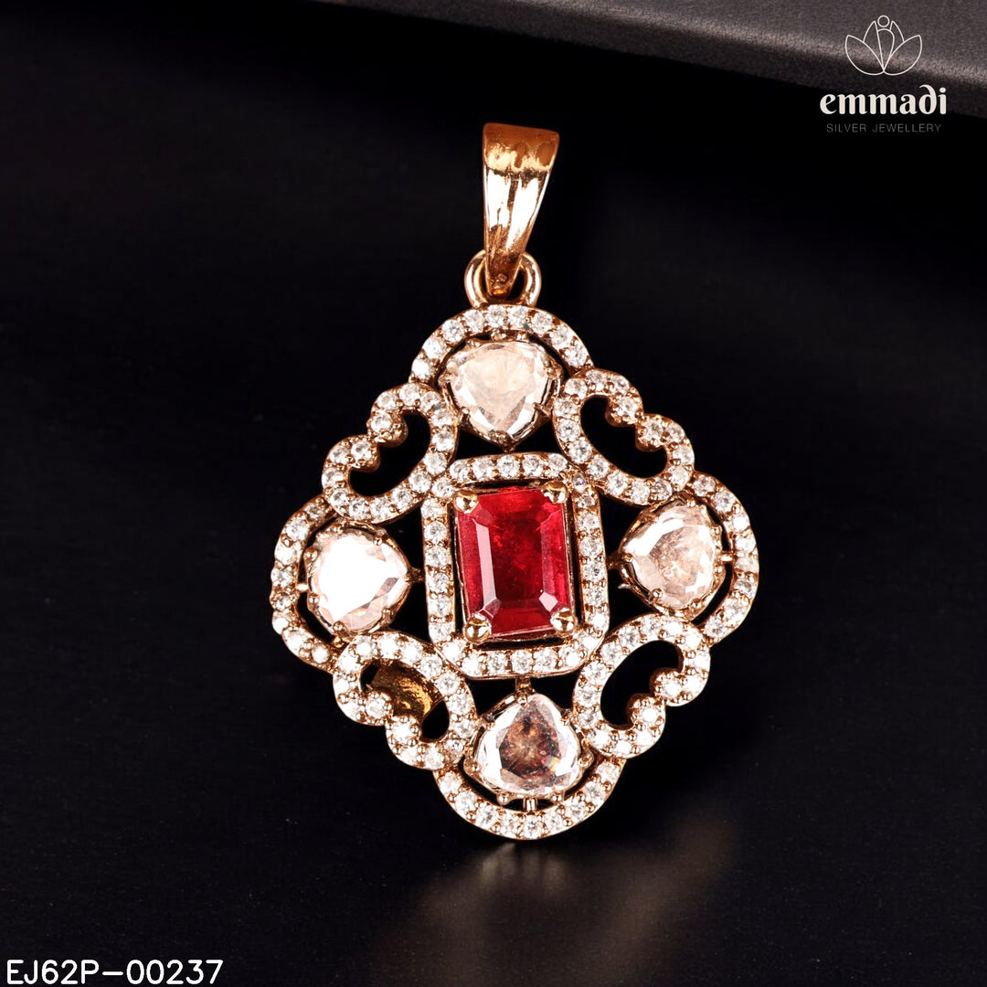 Pendant Moissanite