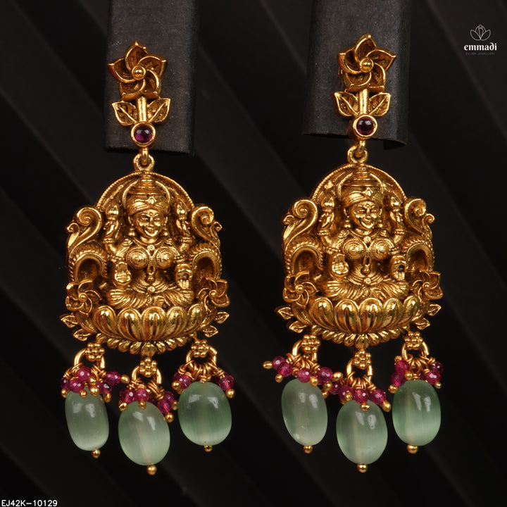 Hangings Antique