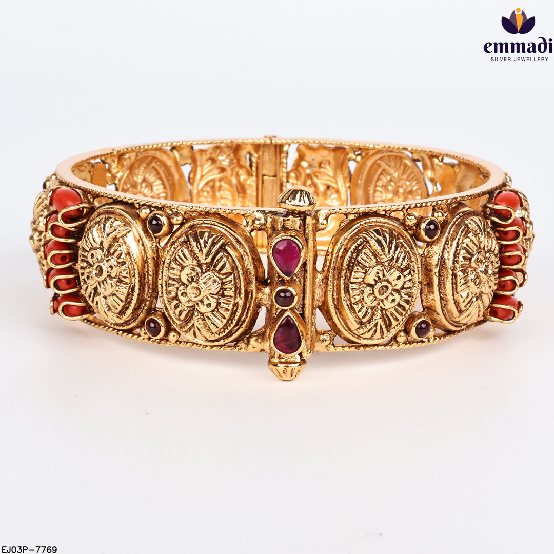 Bangles Kundan Nakshi