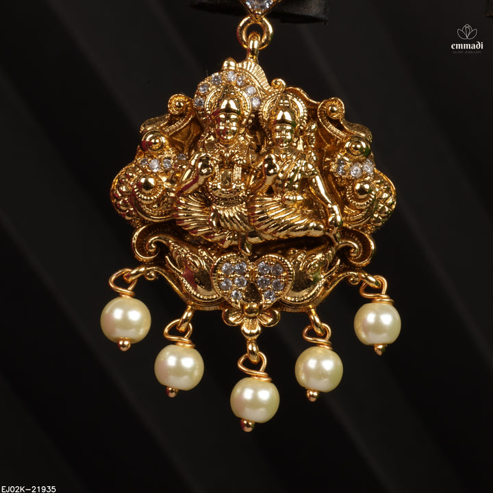 Hangings Antique