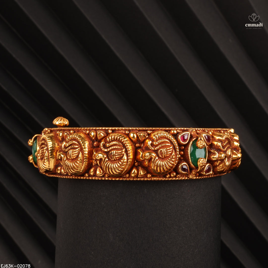 Bangles Kundan Nakshi