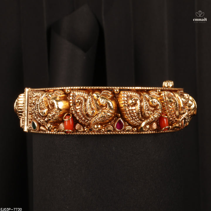 Bangles Kundan Nakshi