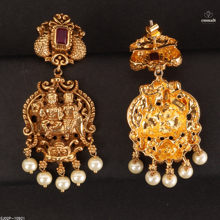 Hangings Antique
