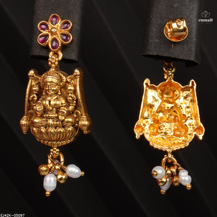 Hangings Antique