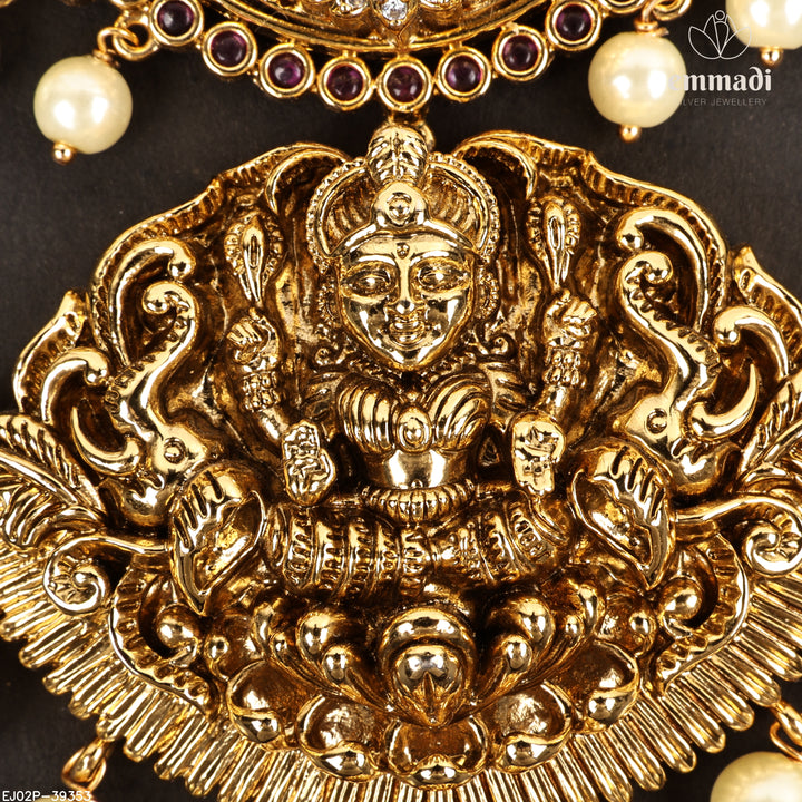 Short Necklace Antique