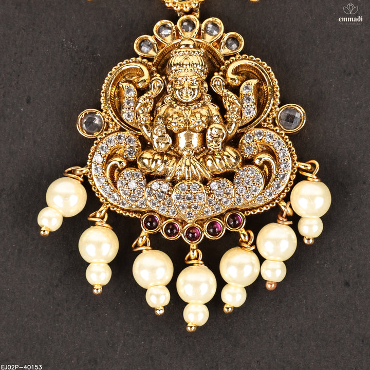 Short Necklace Antique