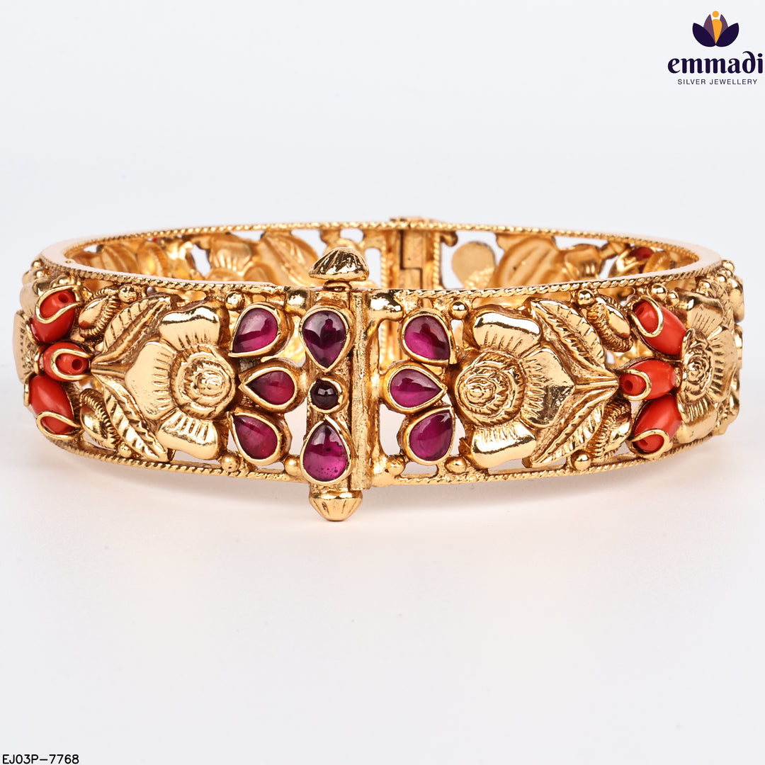 Bangles Kundan Nakshi