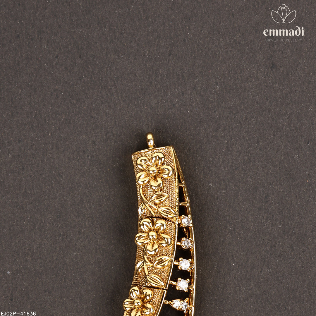 Short Necklace Antique