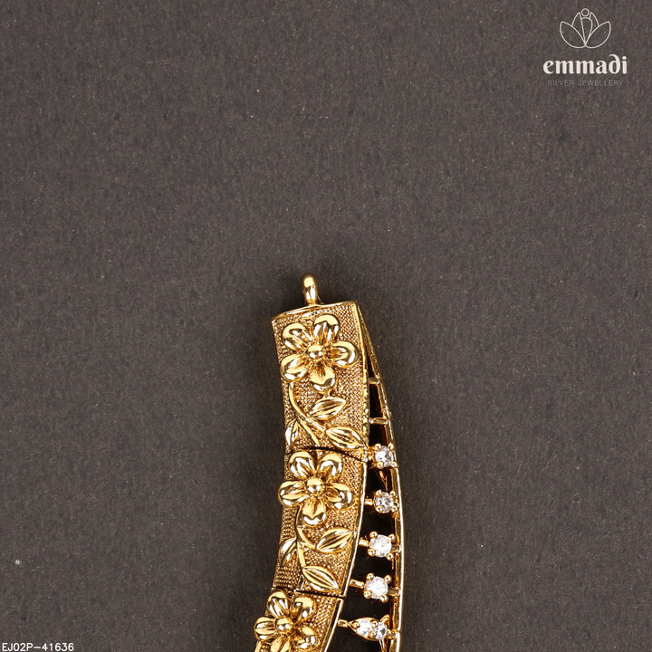 Short Necklace Antique