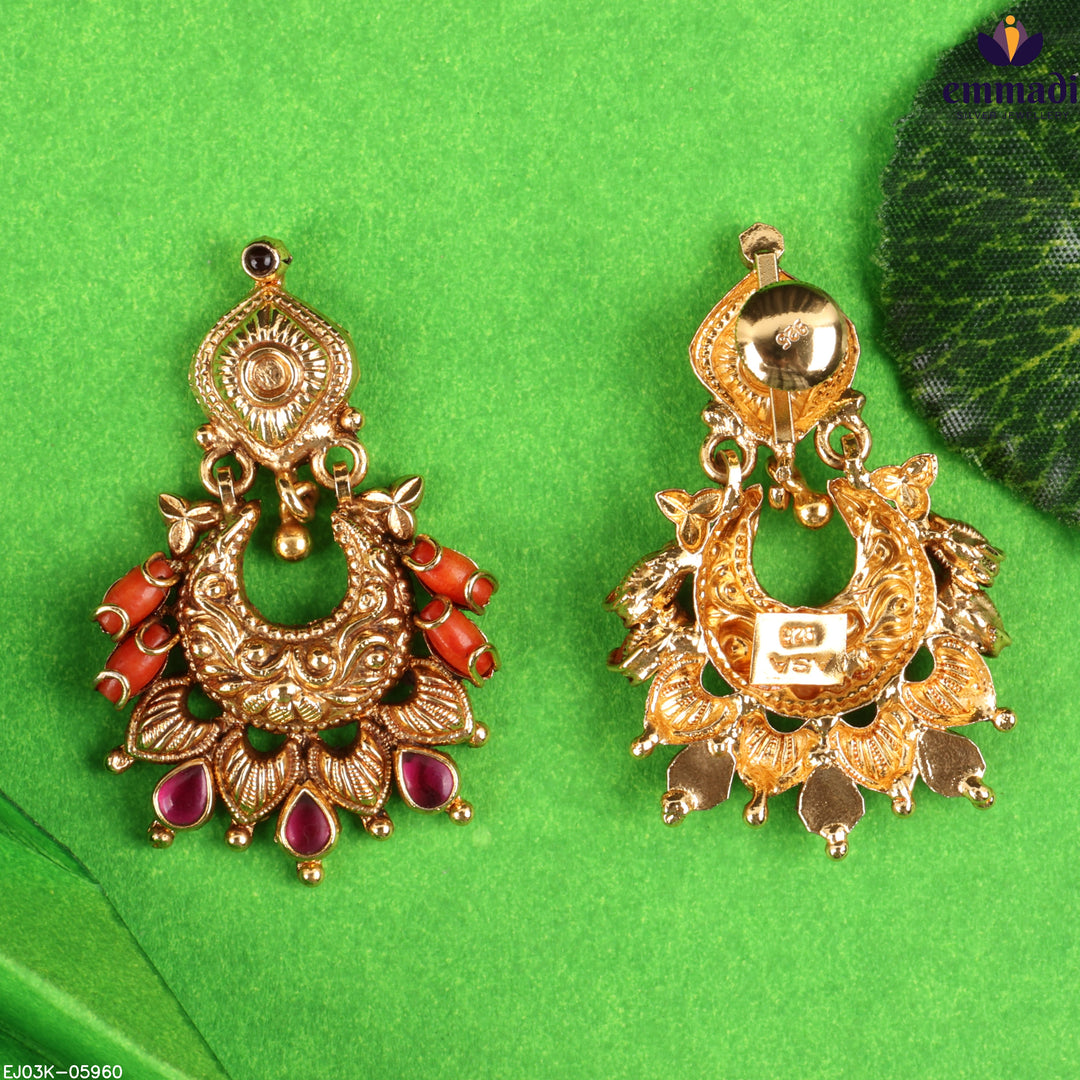 Hangings Antique