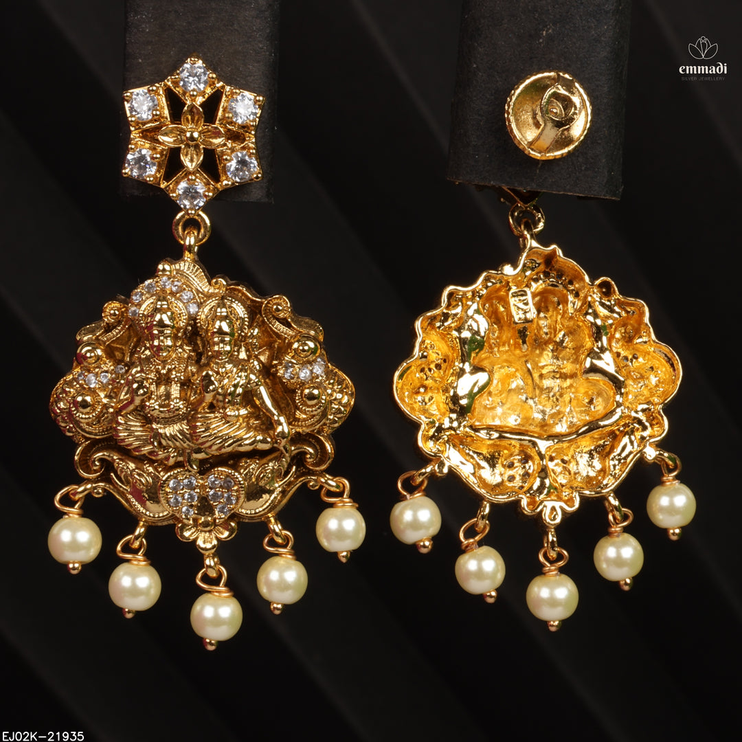 Hangings Antique