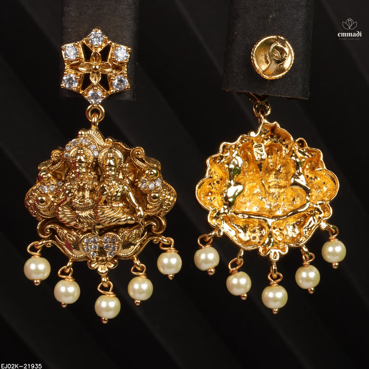 Hangings Antique